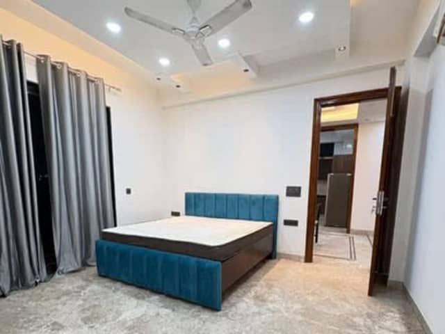 Luxury 3BHK builder floor in Sector 27, Gurgaon — living area and home amenities
