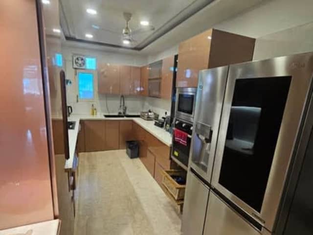 3 BHK Fully Furnished for Rent in South City 1, Gurgaon — living area and home amenities
