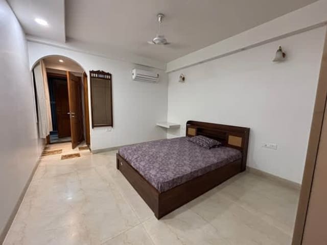 Female replacement needed in 3BHK, Sector 46, Gurgaon — property photo 1 of 5