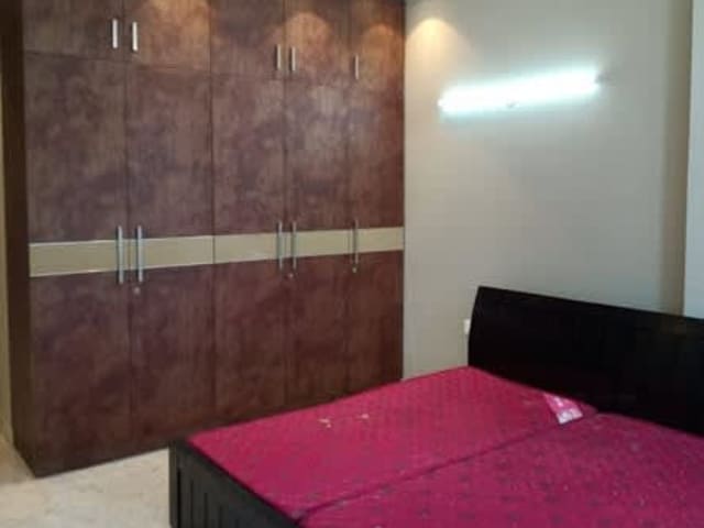 LAVISH 3BHK & ROOM IN 3BHK FLAT ON RENT — bedroom interior view