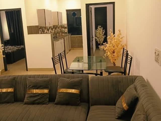 3 BHK Fully Furnished in DLF Phase-2, Sector 25 — bedroom interior view