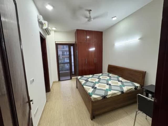 2 BHK Available for Rent in Sector 43, Gurgaon — living area and home amenities