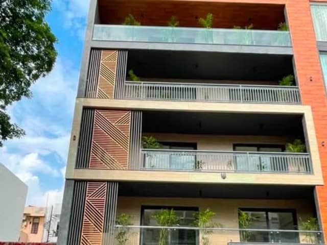 Premium 3BHK Semi-Furnished in Sector 43 — verified listing cover photo