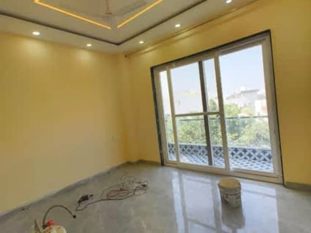 3 BHK Semi Furnished in Palam Vihar — living area and home amenities