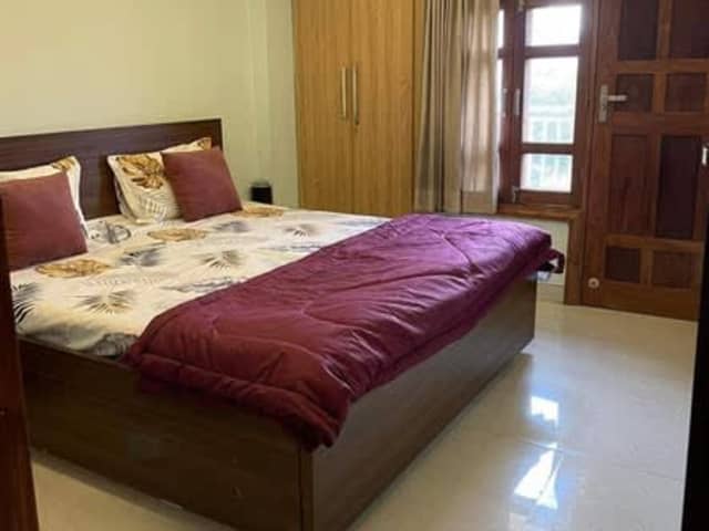 3 BHK Fully Furnished in Sector 43 — living area and home amenities