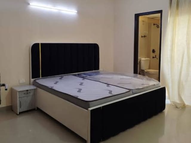 PRE-OCCUPIED ROOM AVAILABLE — bedroom interior view