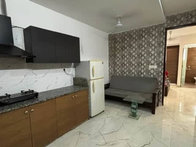 2BHK Room in DLF Phase 3 — living area and home amenities
