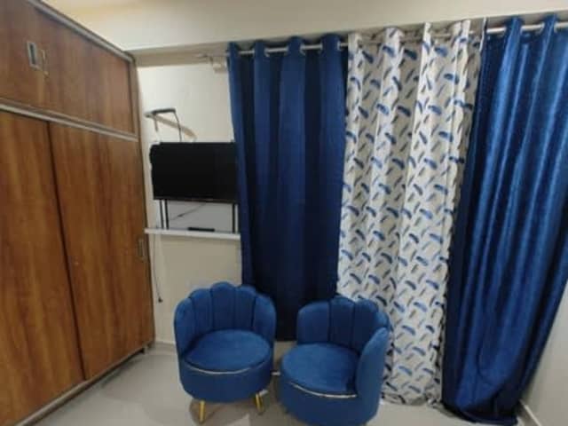 1RK in Sector 42 — living area and home amenities