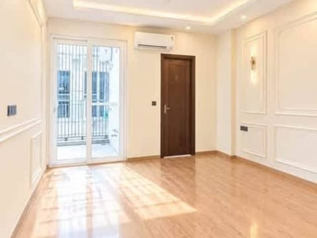 Ultra-Luxury 3 BHK Semi-Furnished Flat – DLF Phase 1 — bedroom interior view