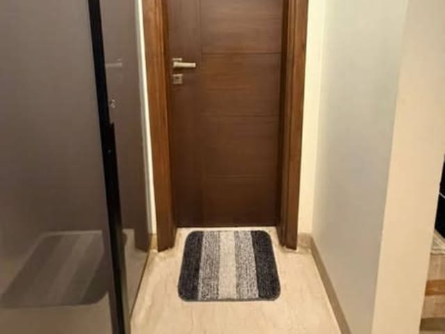 Luxury 3BHK in Sec 45 with Female Flatmates — property photo 1 of 5