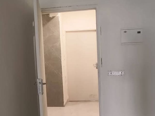 2BHK raw flat in Conscient Habitat 102 Gurugram — property photo 1 of 6