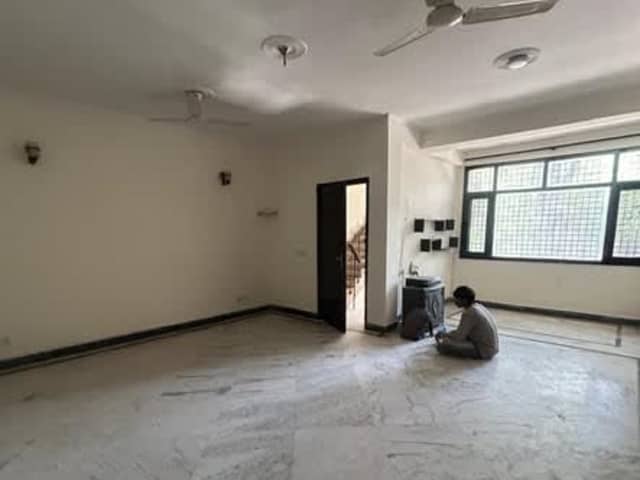3 BHK Floor Available for Rent in Uppal Southend, Sec 49 — living area and home amenities