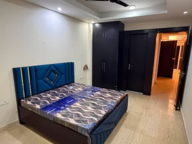 1 Room Available in Pre-Occupied 3BHK – Sector 57, Gurugram — bedroom interior view