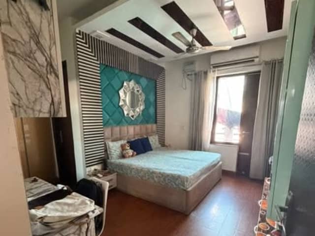 Spacious 3BHK in Sector 45 — living area and home amenities