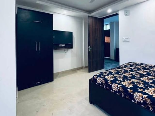 1RK Fully Furnished in DLF Phase 3, Sector 24, Gurgaon — bedroom interior view