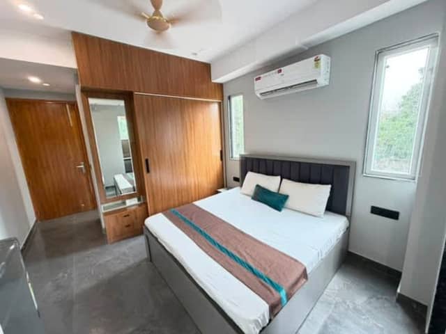 1 RK Fully Furnished in Sec 46 — bedroom interior view