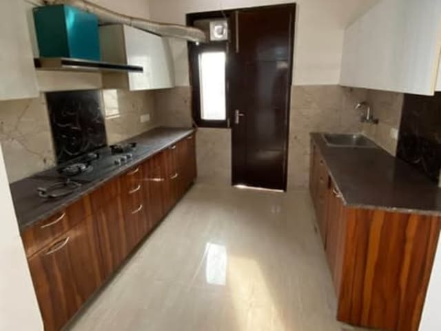 4BHK Semi Furnished in Sec 46 — verified listing cover photo