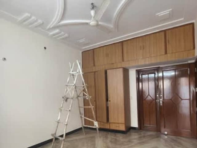 2 BHK Semi Furnished in Sec 46 — living area and home amenities