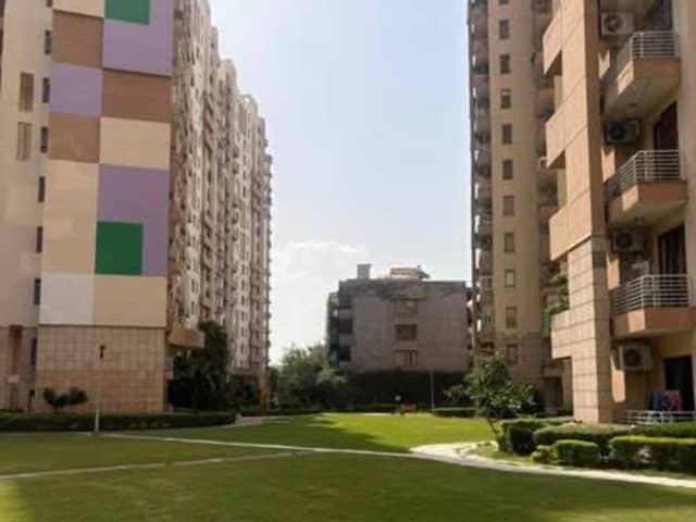 Flatmates Wanted for 3+1 BHK in Fresco, Nirvana Country, Sector 50, Gurugram — property photo 1 of 5