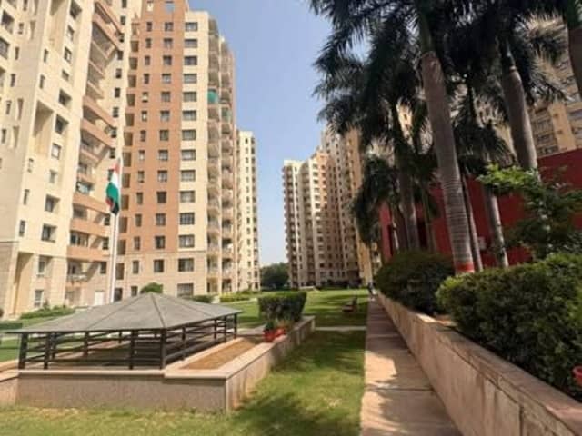 Flatmates Wanted for 3+1 BHK in Fresco, Nirvana Country, Sector 50, Gurugram — bedroom interior view