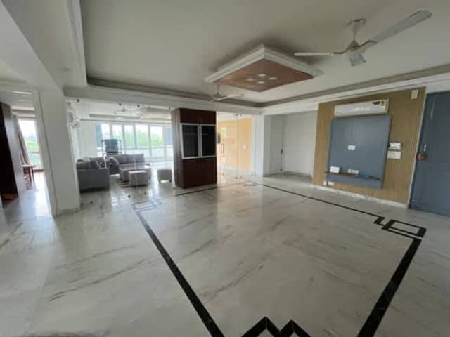 Luxury 4BHK Flat in Sector 46, Gurgaon — bedroom interior view