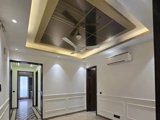3 BHK FOR RENT – DLF PHASE 2, Gurgaon — bedroom interior view