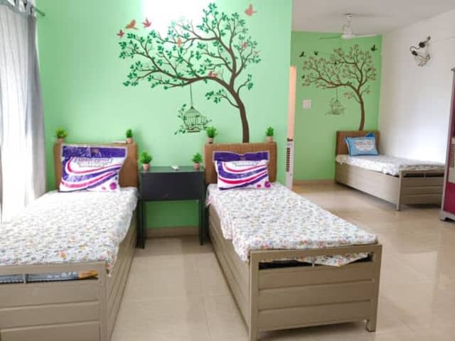 Premium Girl's PG Accommodation in Santacruz East — bedroom interior view