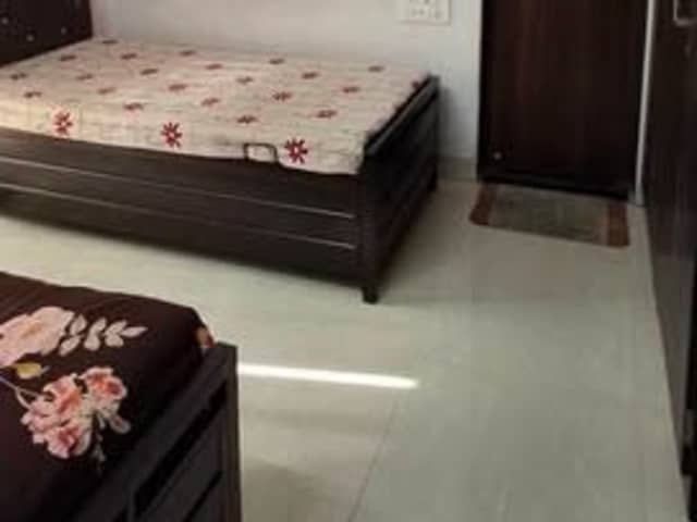 Boys PG Available – Mahakali, Andheri East — living area and home amenities