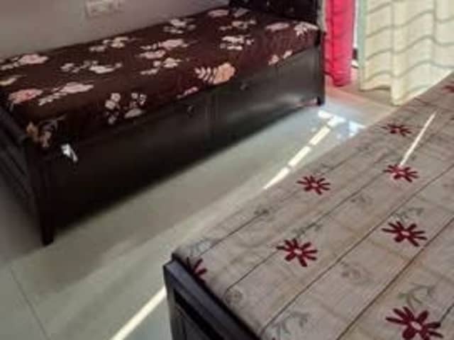 Boys PG Available – Mahakali, Andheri East — bedroom interior view