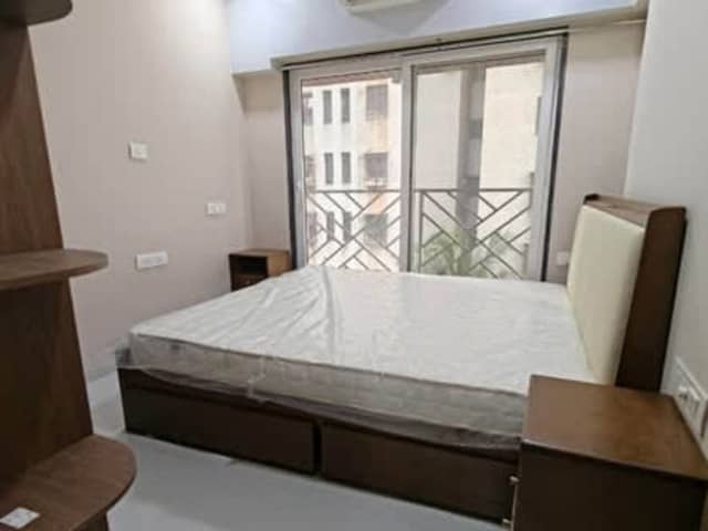 1BHK for Lease in Khar West — verified flat photo 1