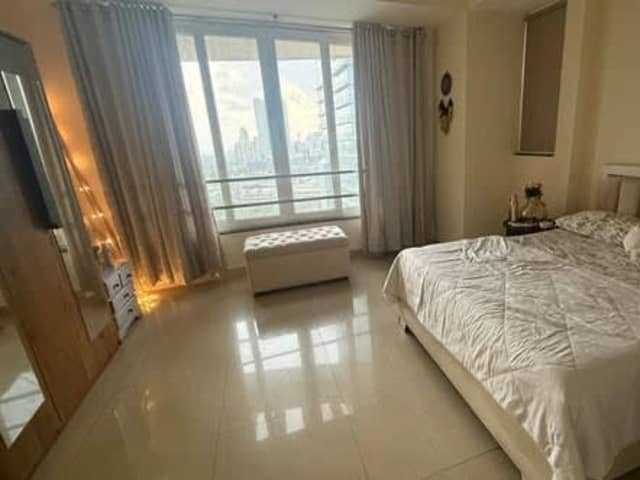 Beautiful Female Single Occupancy in 2BHK at Lower Parel — bedroom interior view