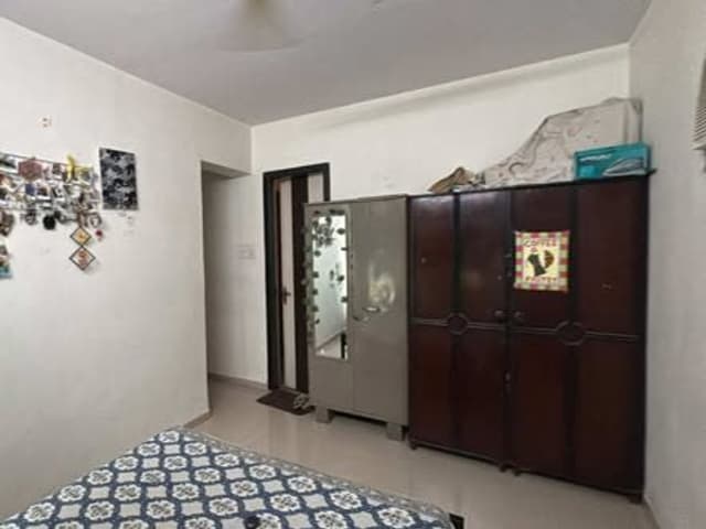 Flatmate Replacement – Master Bedroom Sharing — living area and home amenities