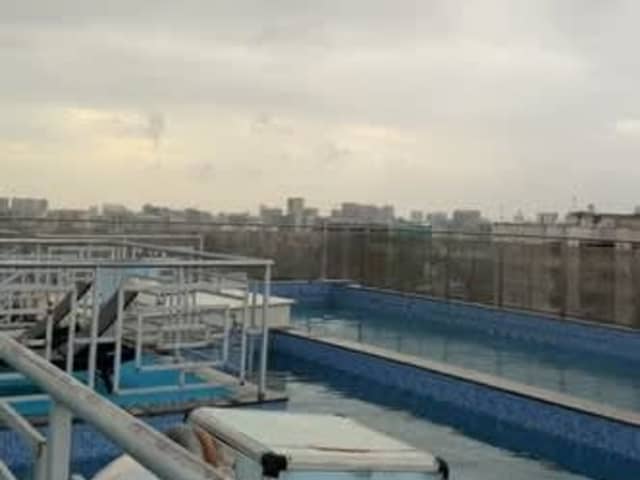 1.5BHK Flat in Andheri East for Female Professional — living area and home amenities
