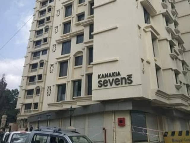 Spacious rooms in Kanakia Seven Marvel, Andheri East — bedroom interior view