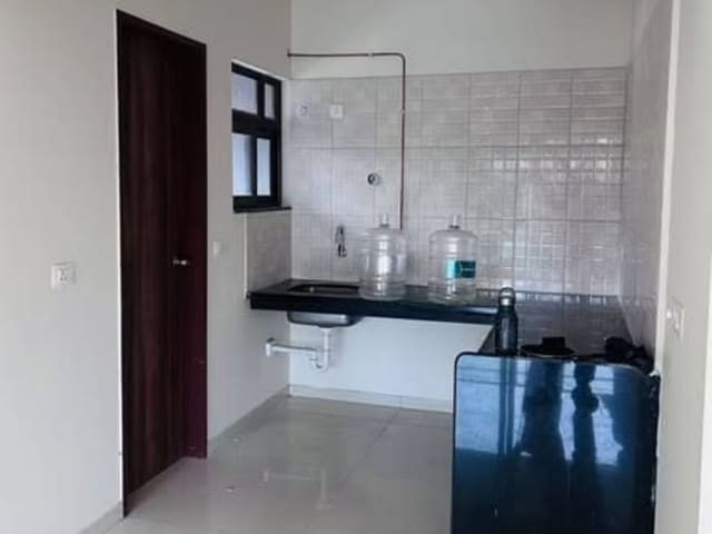 2 BHK For Rent – BLUERIDGE Township, Hinjewadi Phase 1 — living area and home amenities