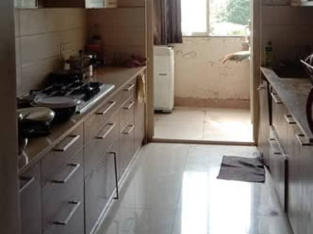 Temporary Female Flatmate Required in 3BHK — living area and home amenities