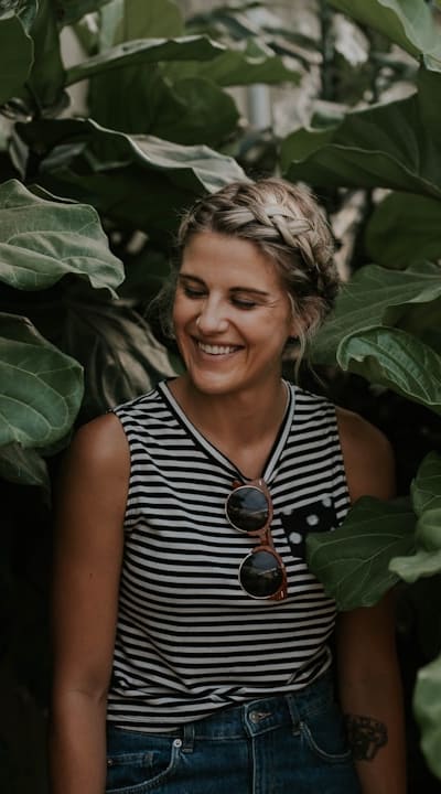 Removing suckers promotes healthy bell pepper growth.