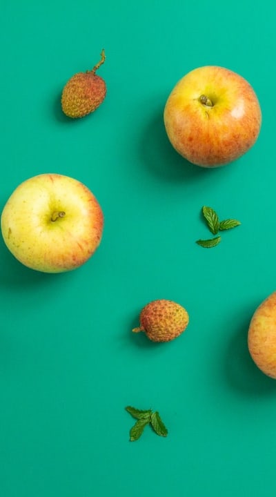 Ripe fruits are colorful and have a firm texture.