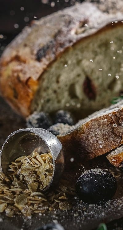 A guide to common diseases in radish plants.