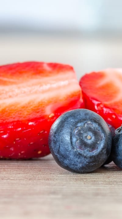 Fertilizing fruit seedlings for optimal growth and fruit production.