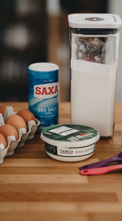 Baking soda spray for controlling squash seedling diseases