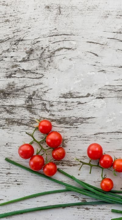 Choosing the right indeterminate tomato seeds for your garden