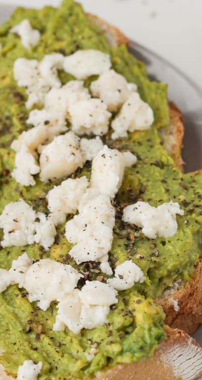 Ripe tomatoes have vibrant colors and firmness.