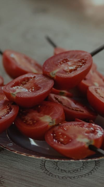 Keen eye protects tomatoes from pests and diseases.