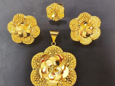 Complet Necklaces , Can make in different size.