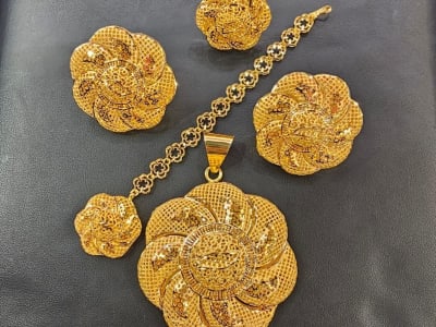 Complet Necklaces , Can make in different size.