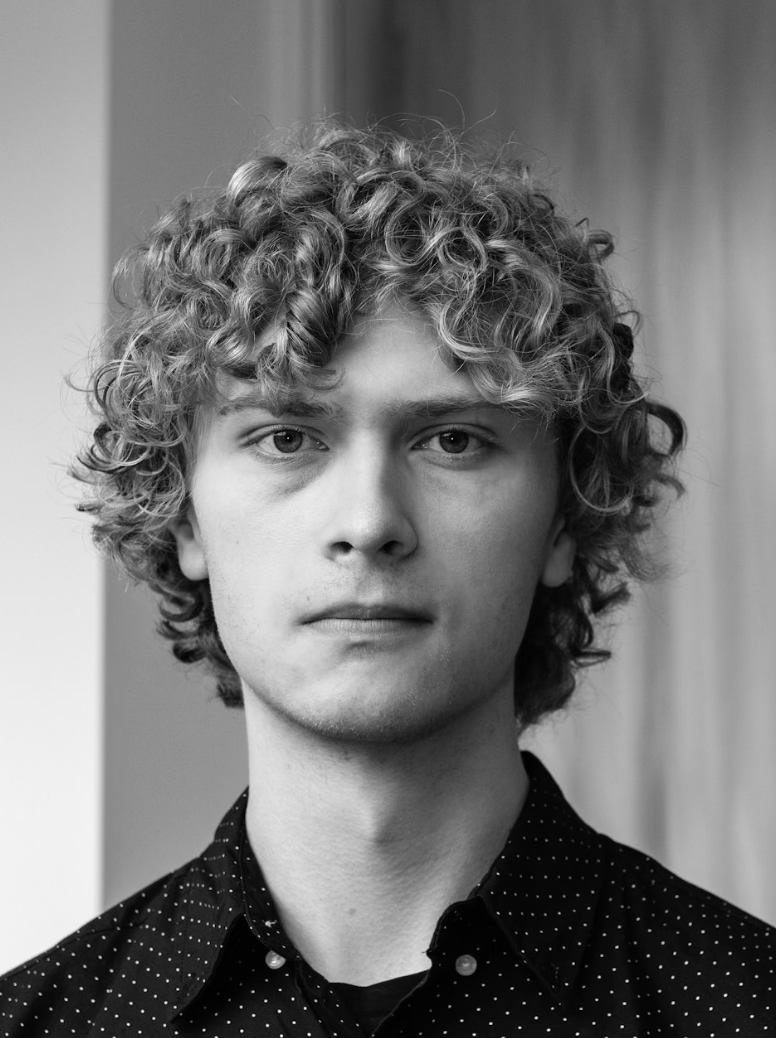 Men's curl texture, front view