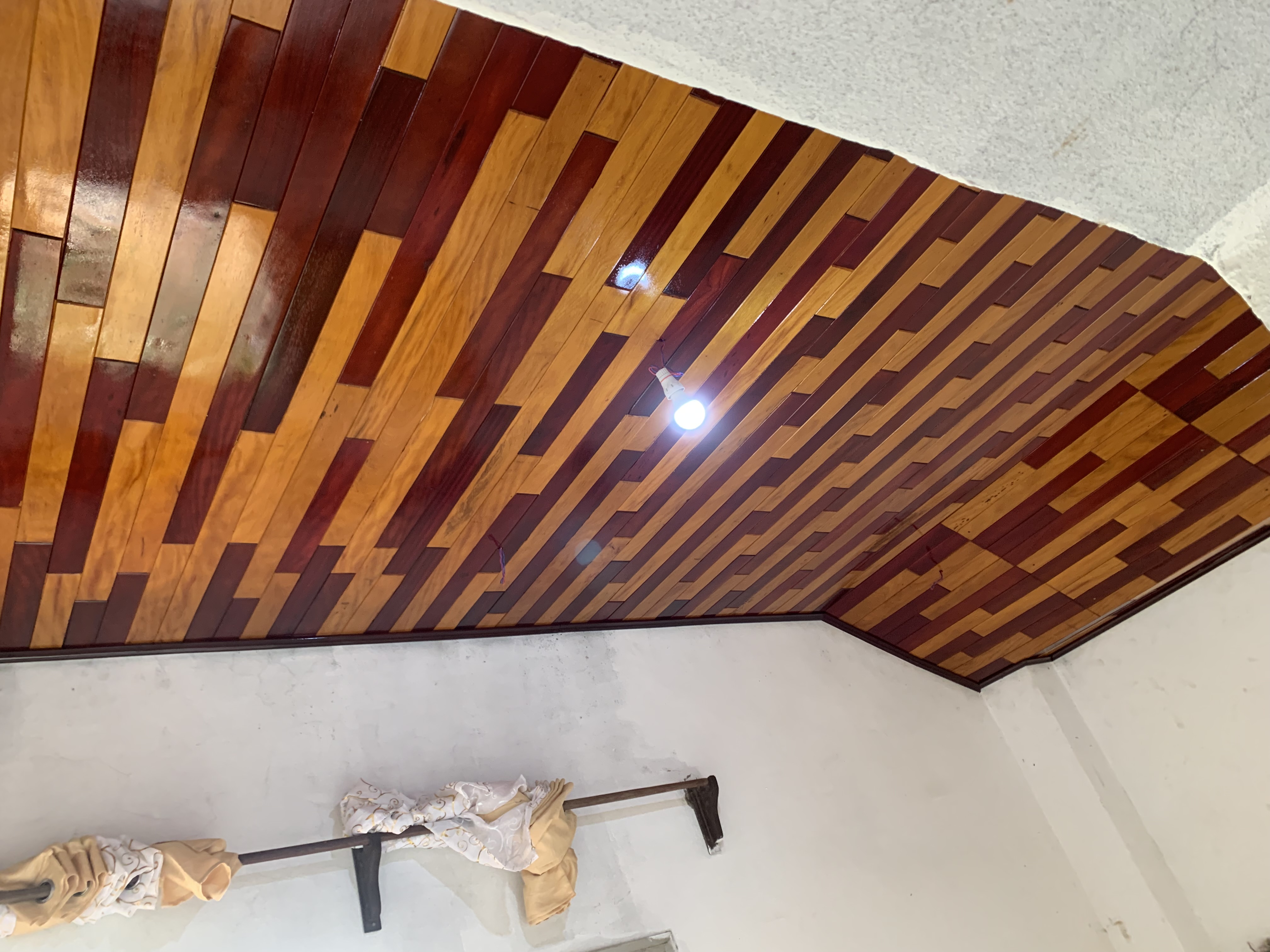 Plafond en lambris