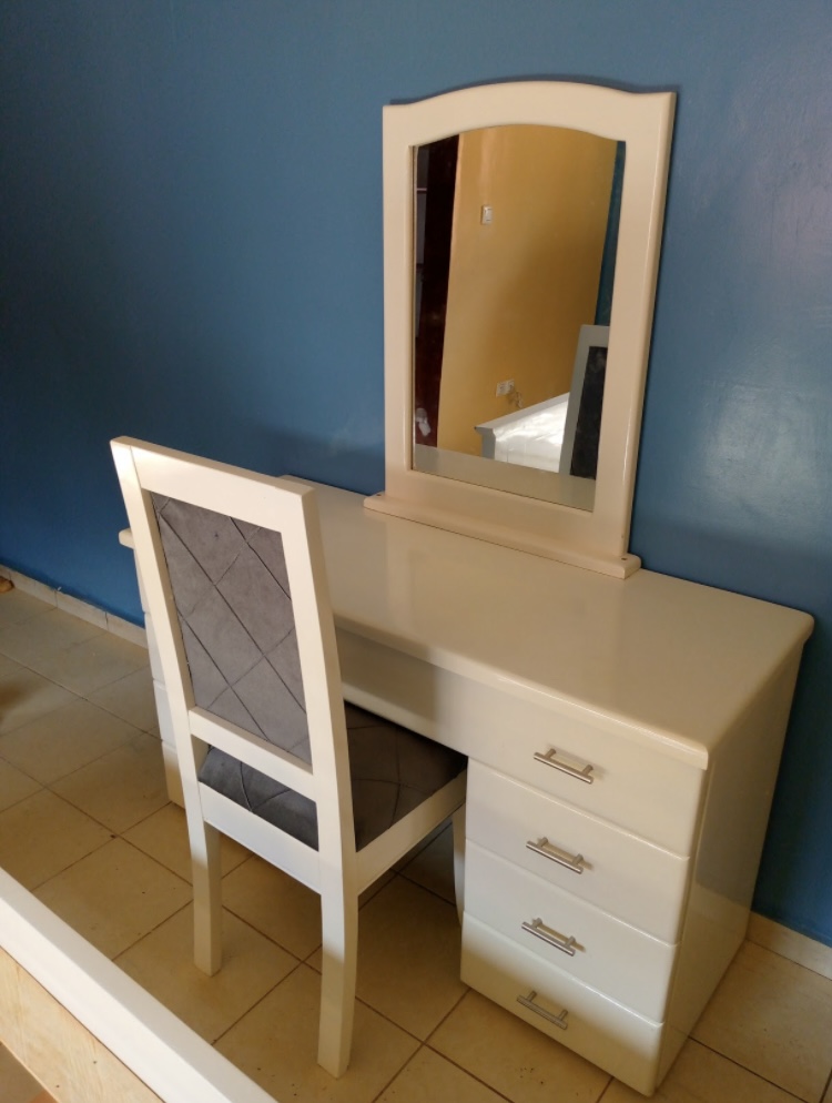 Lit plus coiffeuse - 3