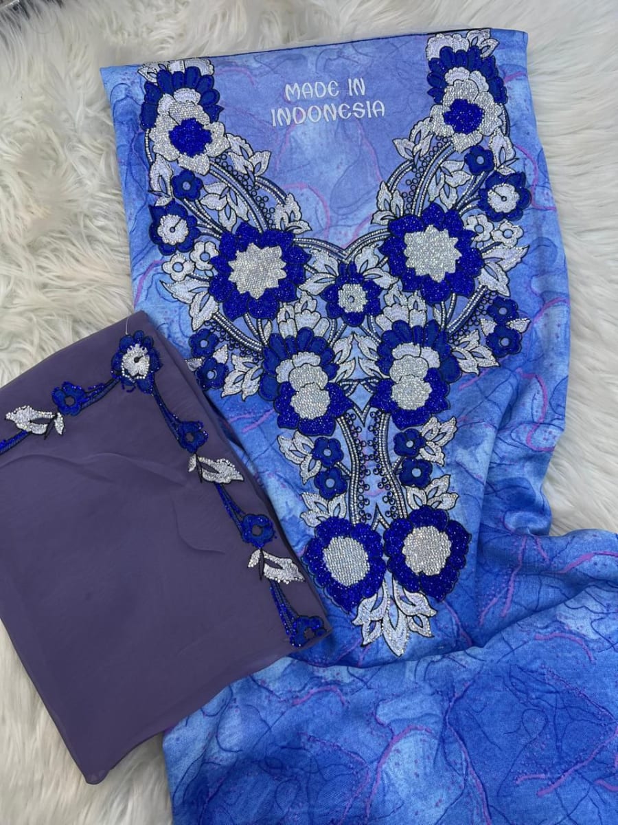 Mikhwar Andaloussi Bleu Brode - Tissu Mariage 3ars Maroc couleur bleu et blanc - Mikhwar UAE authentique disponible au Maroc chez Zargue